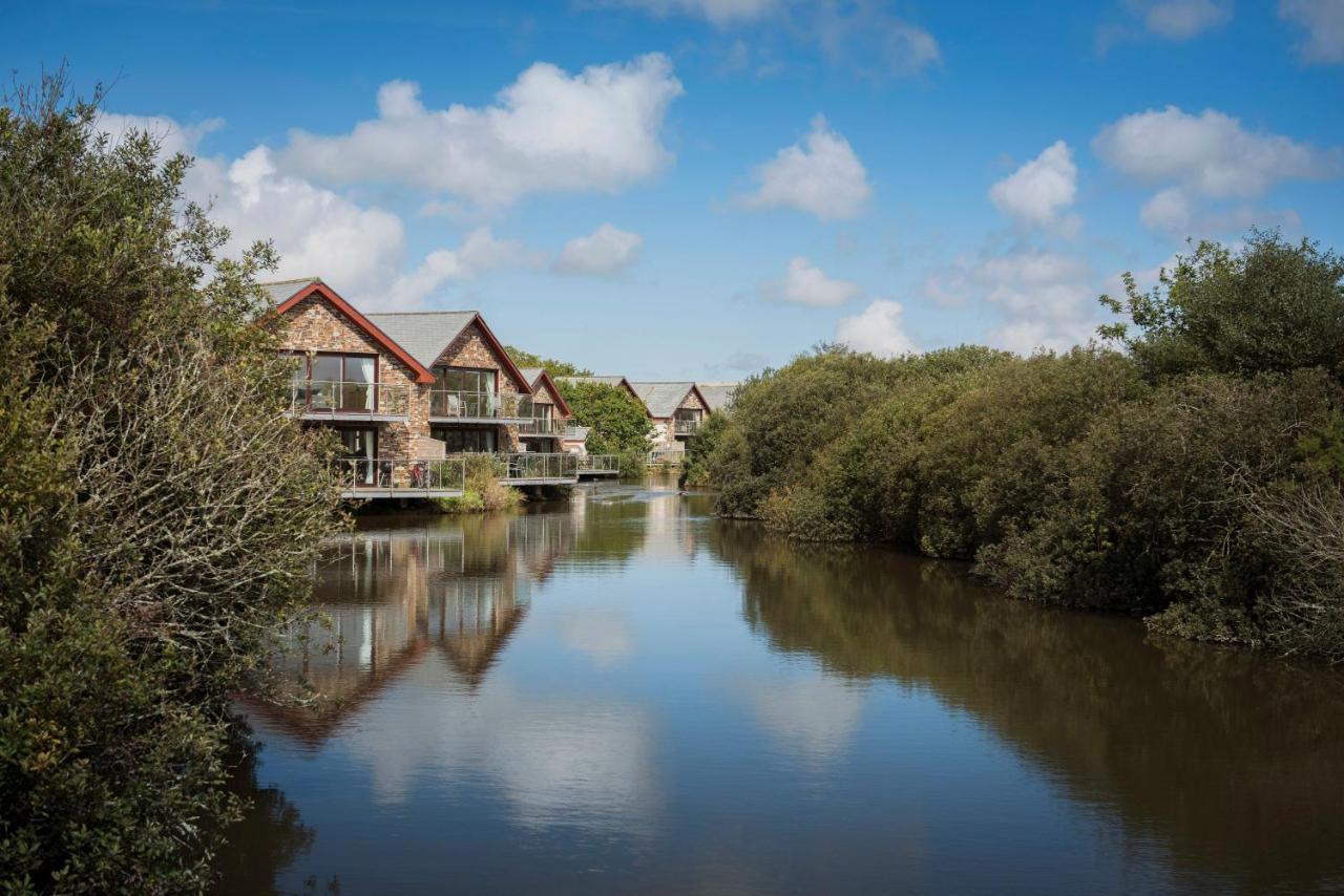 Kingfisher Hot Tub & Log Burner House On Premium Lakeside With Resort Facilities St Columb Major Exterior photo