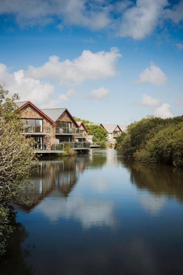 Kingfisher Hot Tub & Log Burner House On Premium Lakeside With Resort Facilities St Columb Major Exterior photo